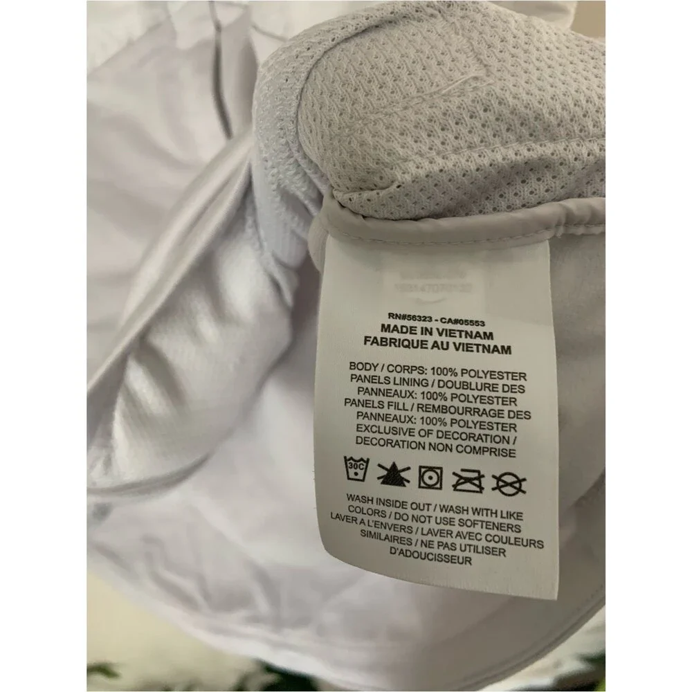 Nike essential filled